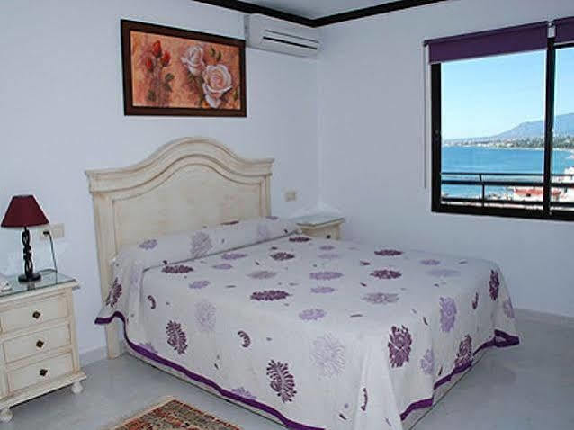 Apartamentos Mediterraneo Nerja Eksteriør billede